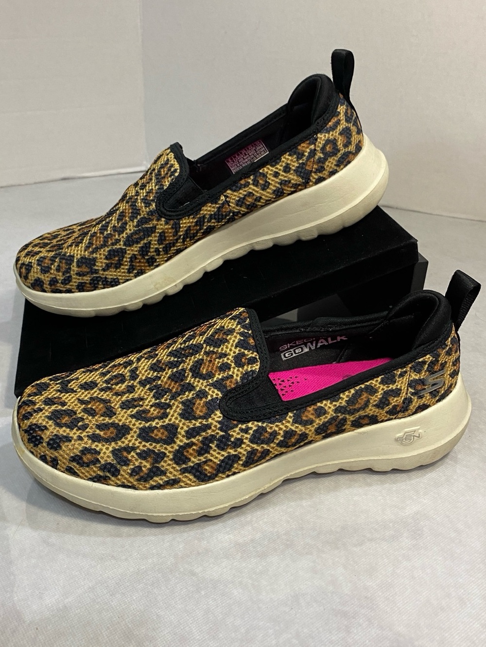 Skechers GOwalk Leopard Slip On Comfort Shoes Air Cooled Size 5